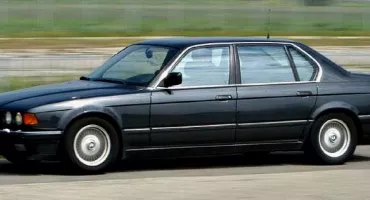 Первый автомобиль с ксеноновыми фарами 