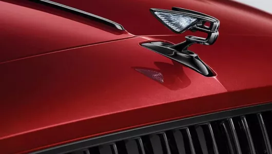 Крылатая литера «B» у Bentley
